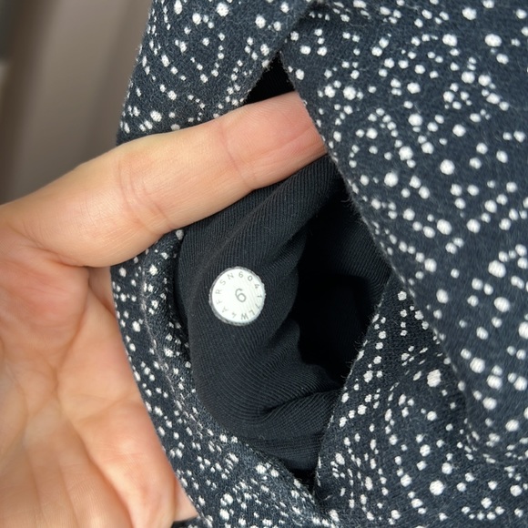 Lululemon Night View Black White Polka Dot Athletic Workout Scuba Hoodie Size 6 - Picture 10 of 15